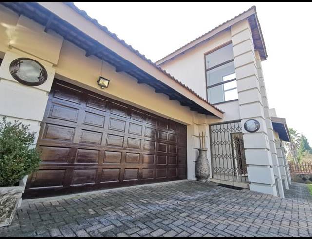 4 BEDROOM HOUSE FOR SALE IN ROTHDENE